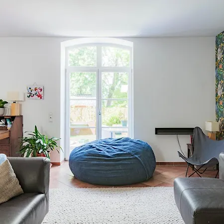 Spacious And Kids-friendly Modernized Farmhouse Near City Of Сasa de vacaciones