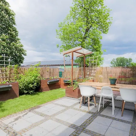 Spacious And Kids-friendly Modernized Farmhouse Near City Of Colonia